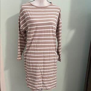 MarlaWynne Tan and White Striped Long Sleeve  size M like a dress with pockets